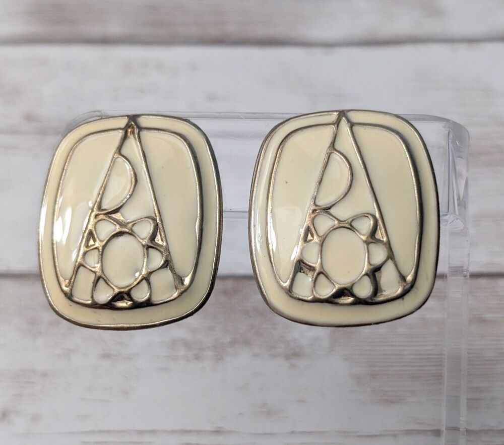 Vintage Clip On Earrings - 1.25" Cream Unusual Geometric